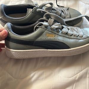 Men’s puma sneakers